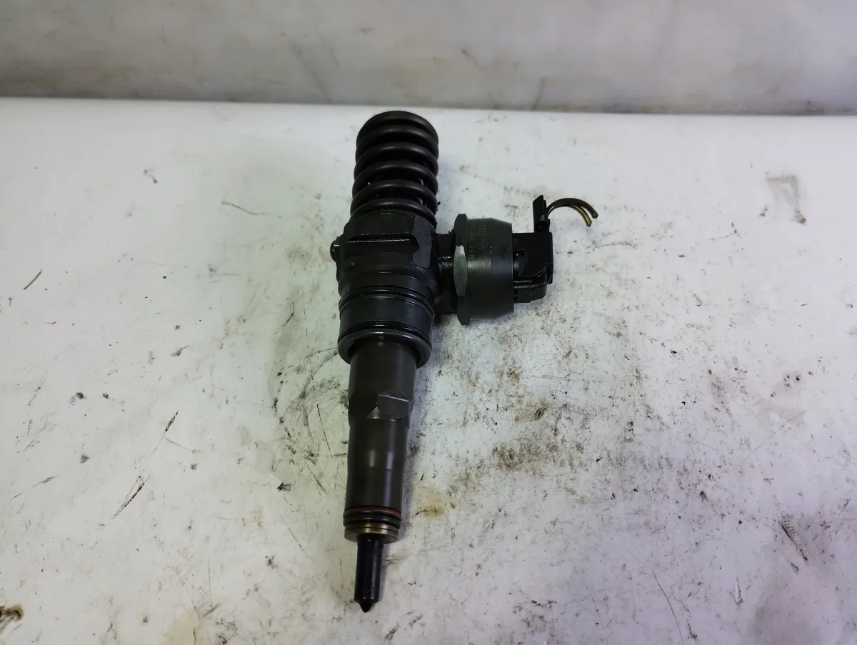 Injektor Pumpe-Düse Skoda Octavia II 1.9 TDI image 3