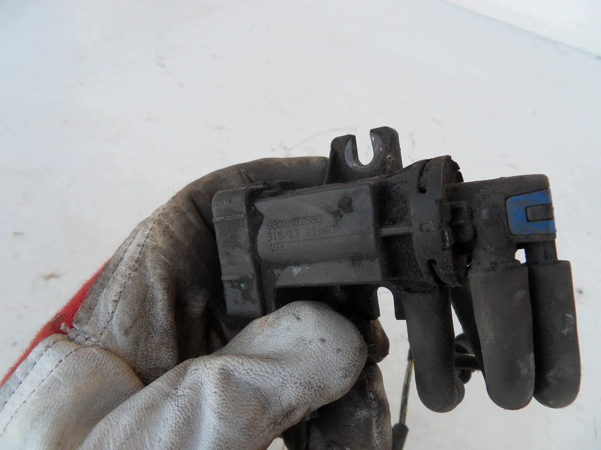 Ford Transit Courier 1.5 TDCI Drucksensor image 3