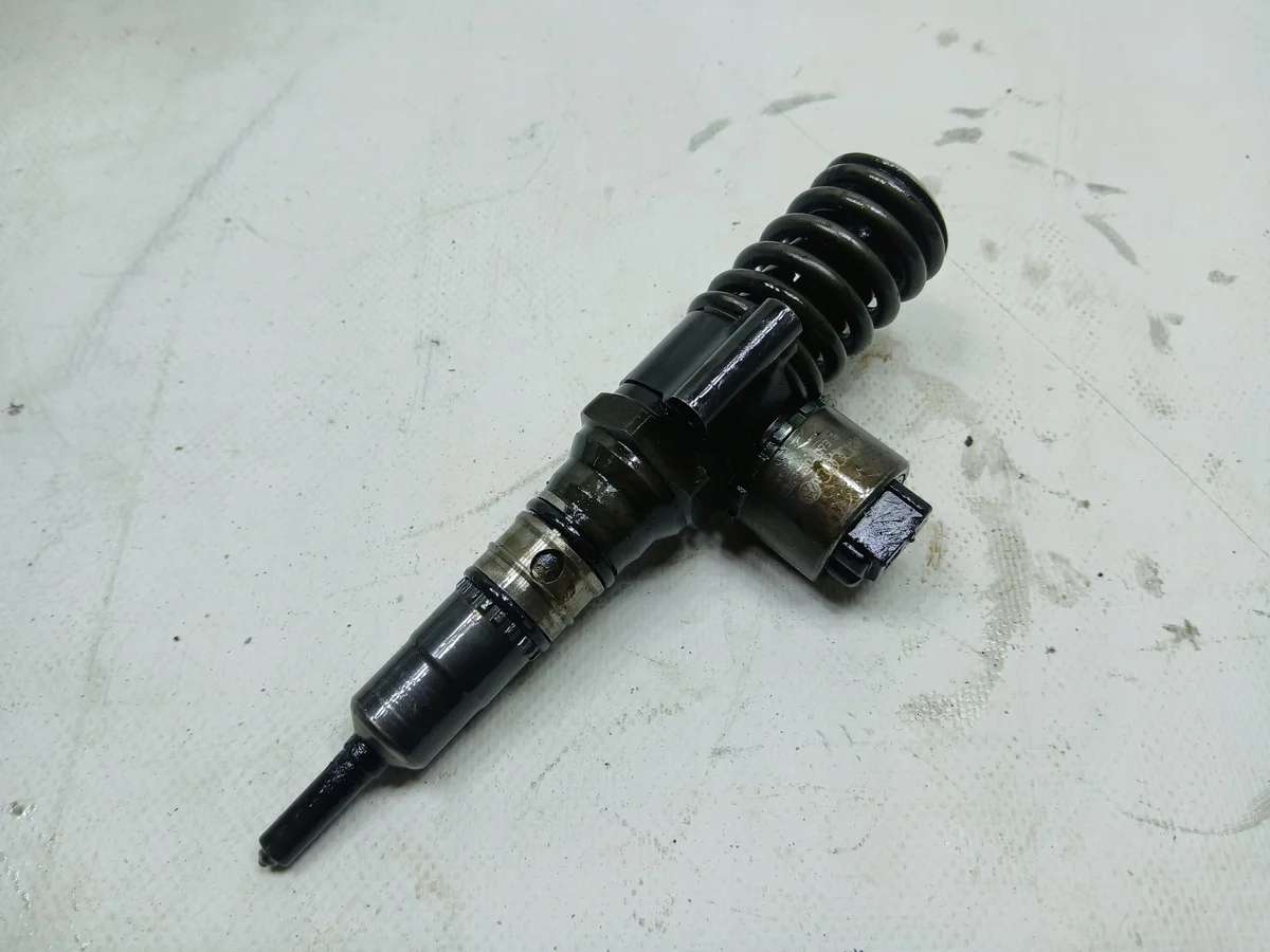 Injecteur Audi A3 8P 2.0 TDI 03G130073B