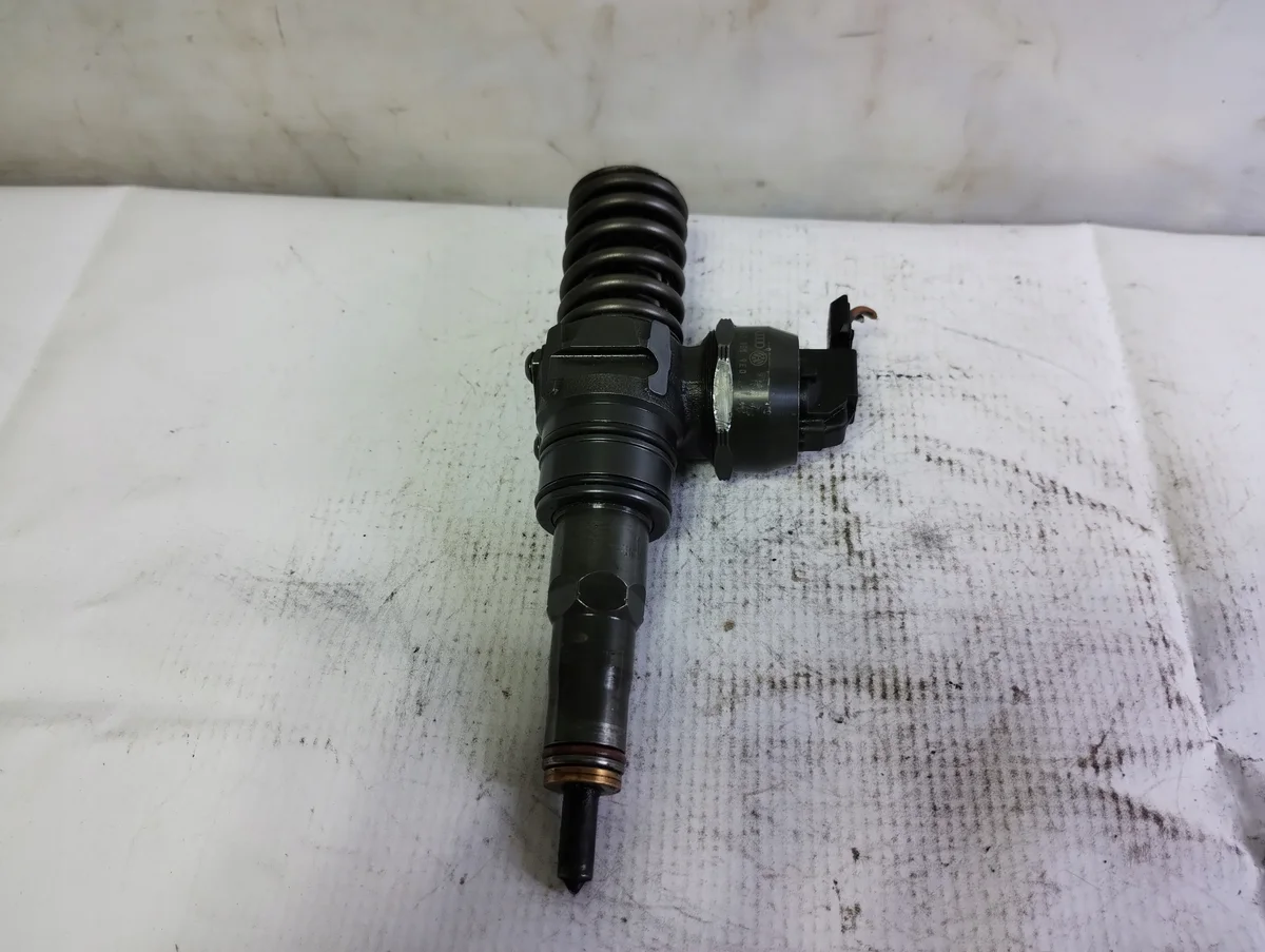 Inyector VW Sharan 1.9 TDI Usado image 3