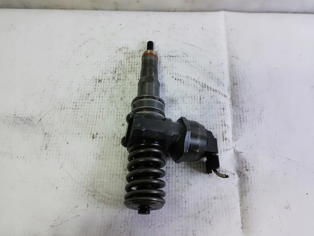 Inyector VW Sharan 1.9 TDI Usado image 6