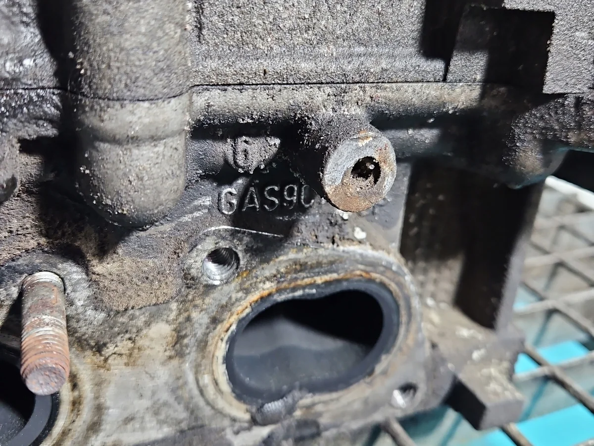 Culasse complète Opel Astra III H 1.9 CDTI image 10