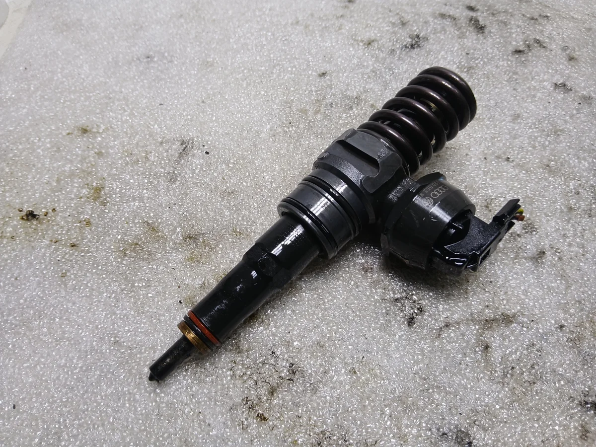Insprutningspump Audi A3 8P VW Passat B6 2.0 TDI