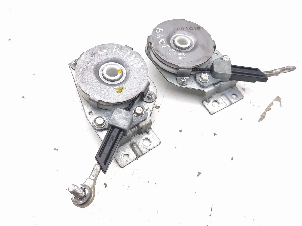Citroen C-Crosser Limiteur Coffre 2011 091016 image 3