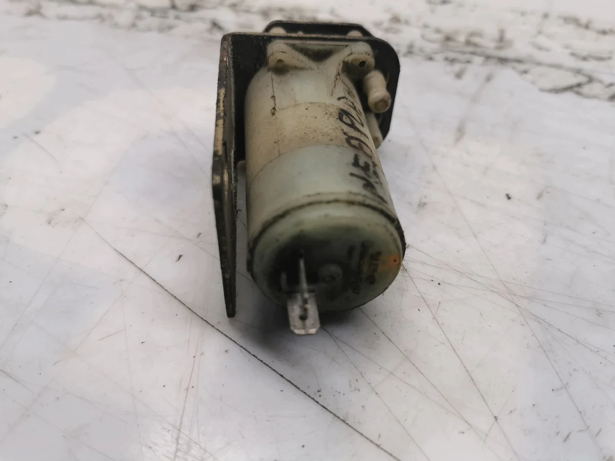VDO Scheibenwaschpumpe 24V MAN Neoplan 040020 image 4