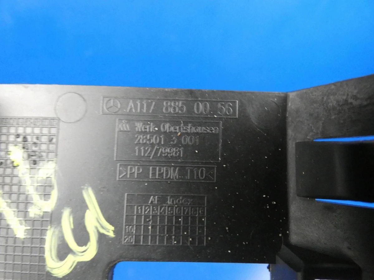 Mercedes CLA W117 Radar Beugel A1178850056 image 3