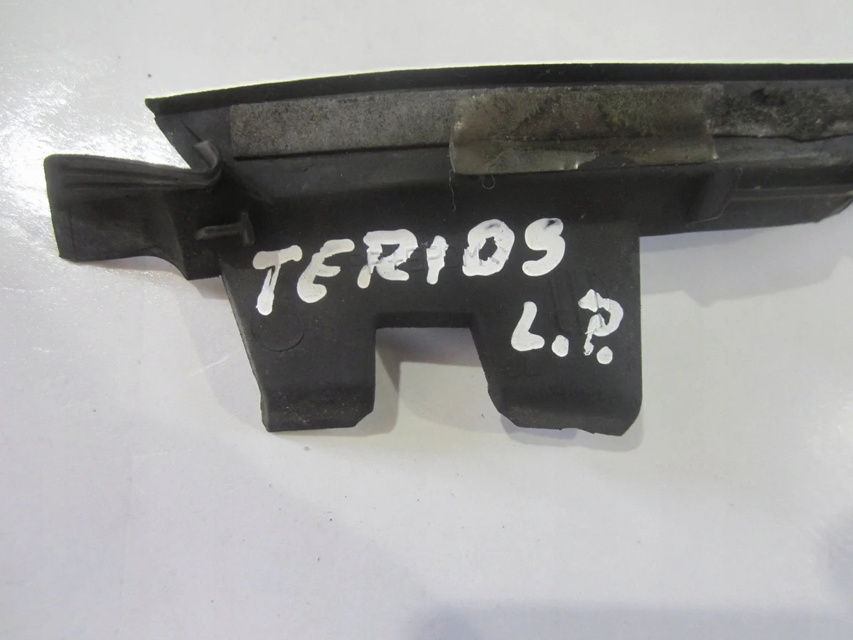 Daihatsu Terios II vasen etulistan image 10