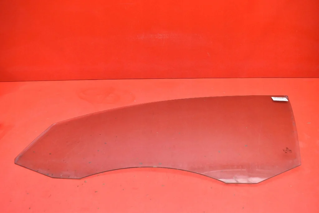 VITRE GAUCHE AVANT VW PASSAT B7 10-15