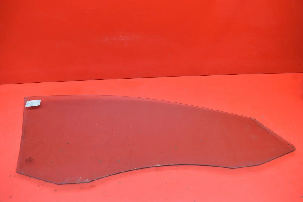 VW Passat B7 Left Front Side Window Used image 4