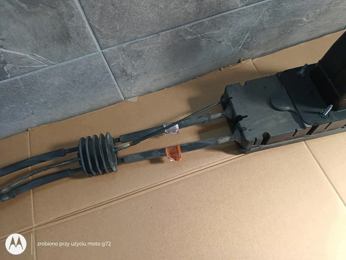 Schalthebel Peugeot 308 II T9 1.5 BHDI image 3