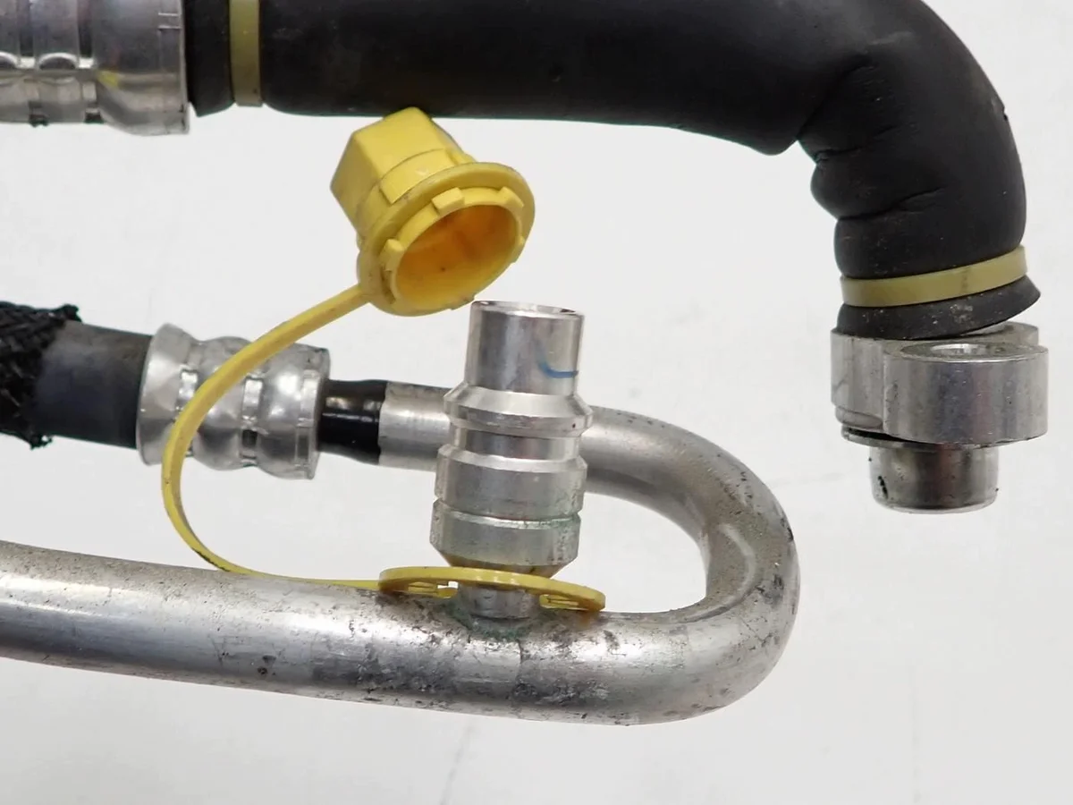 AC Hose Tesla Model 3 Used 1625910-00-C image 7