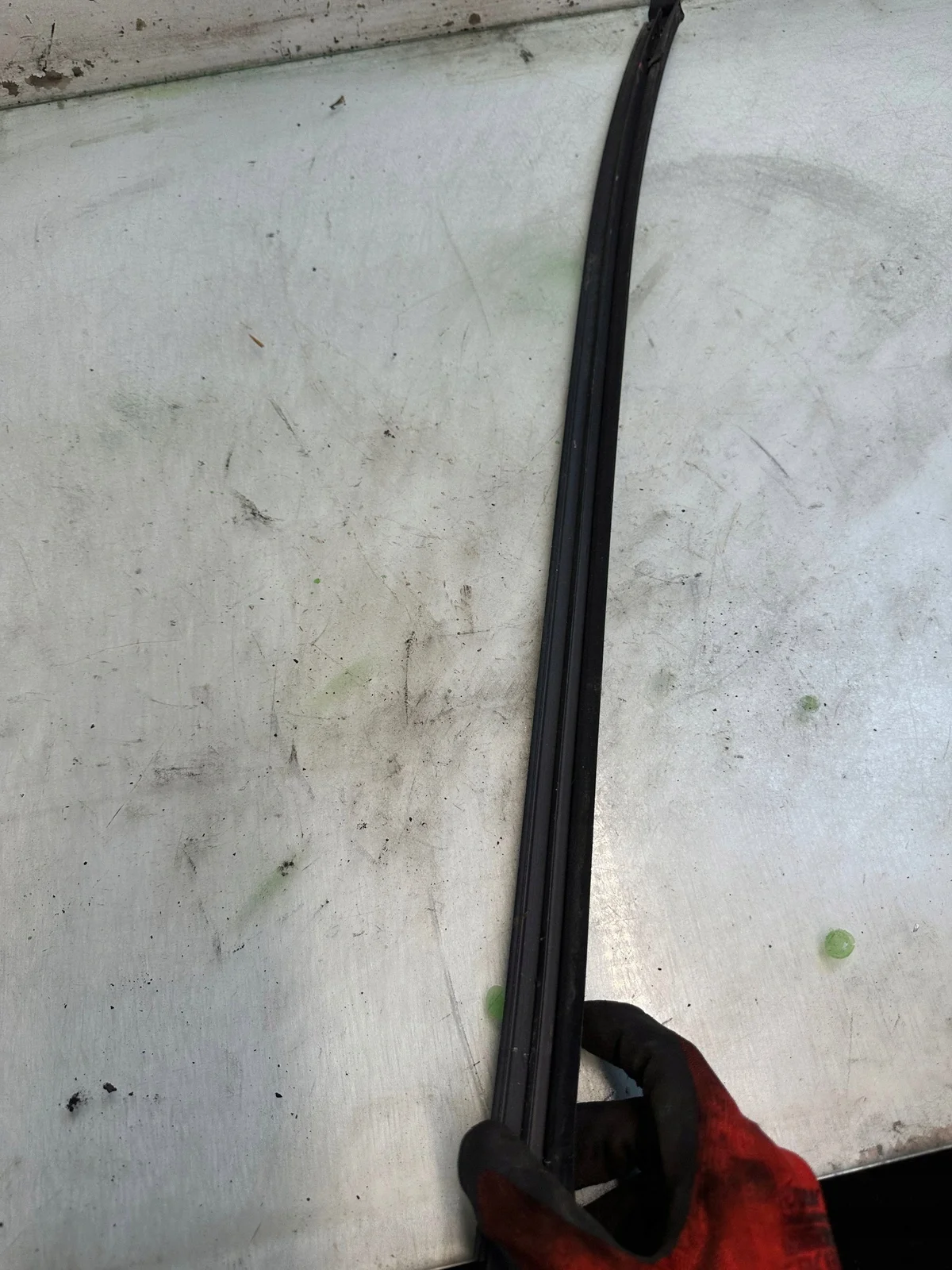 Volvo S60 Listello Vetro Sinistro 39992637
