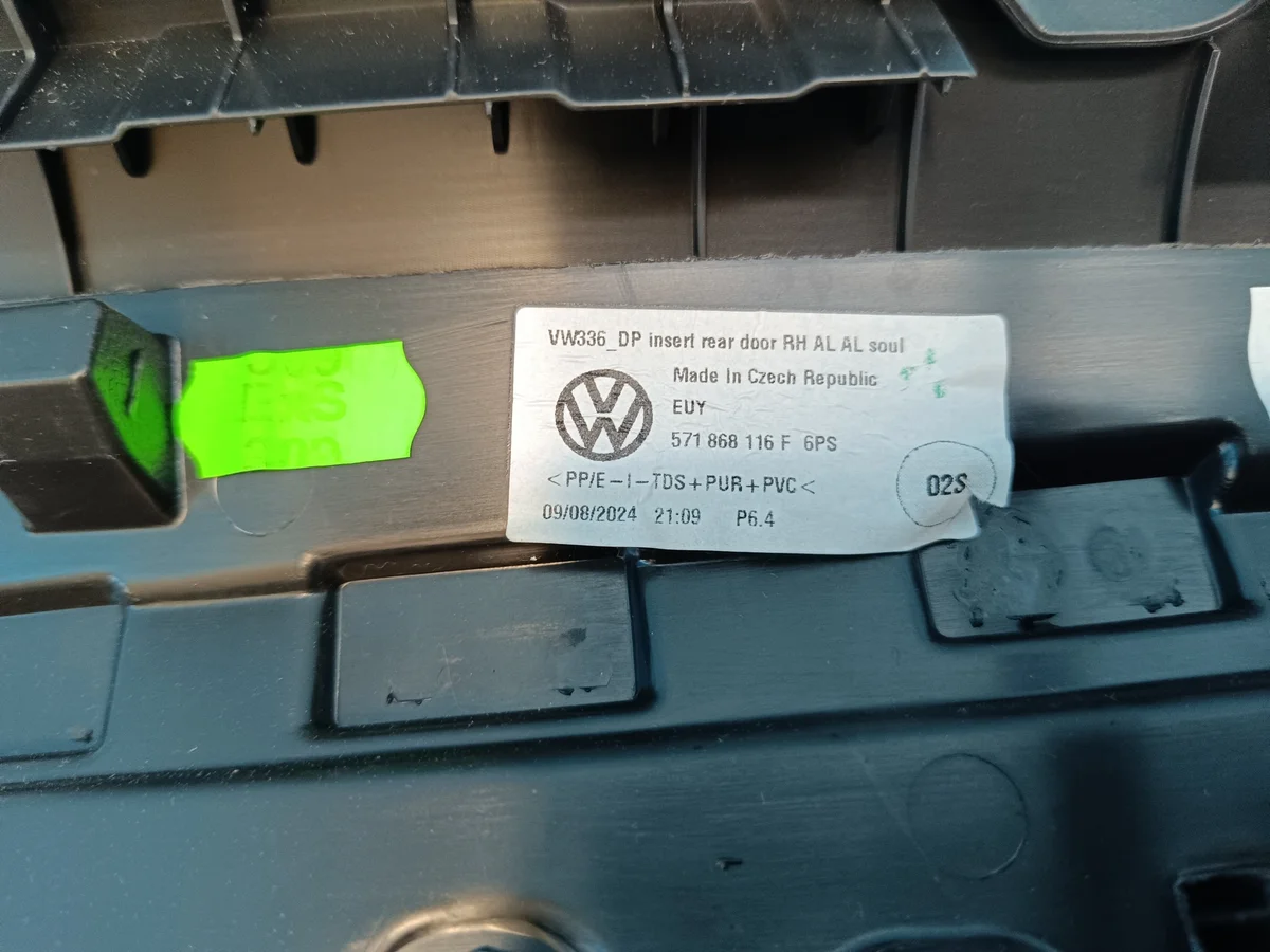 VW Tiguan 3 Türverkleidung rechts hinten 571867212R image 8