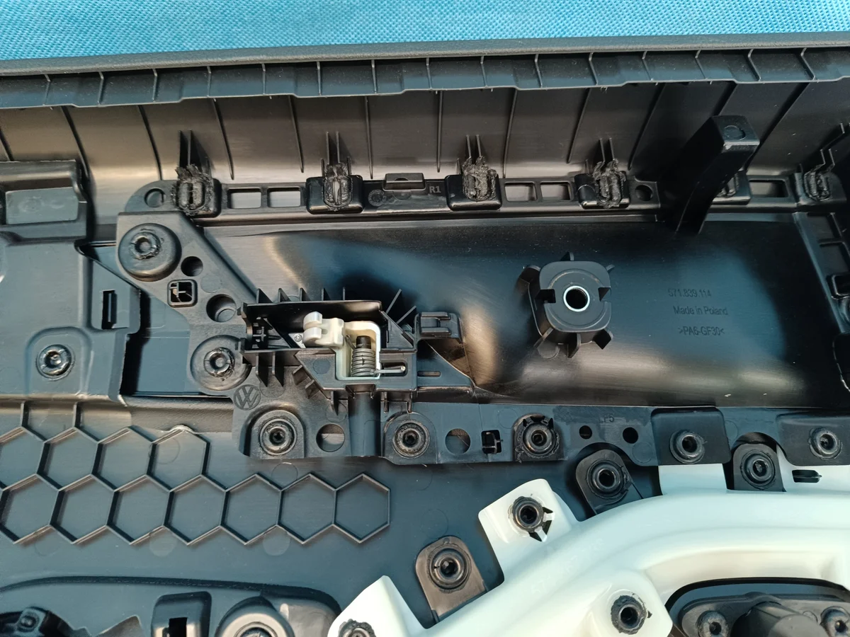 VW Tiguan 3 Türverkleidung rechts hinten 571867212R image 9