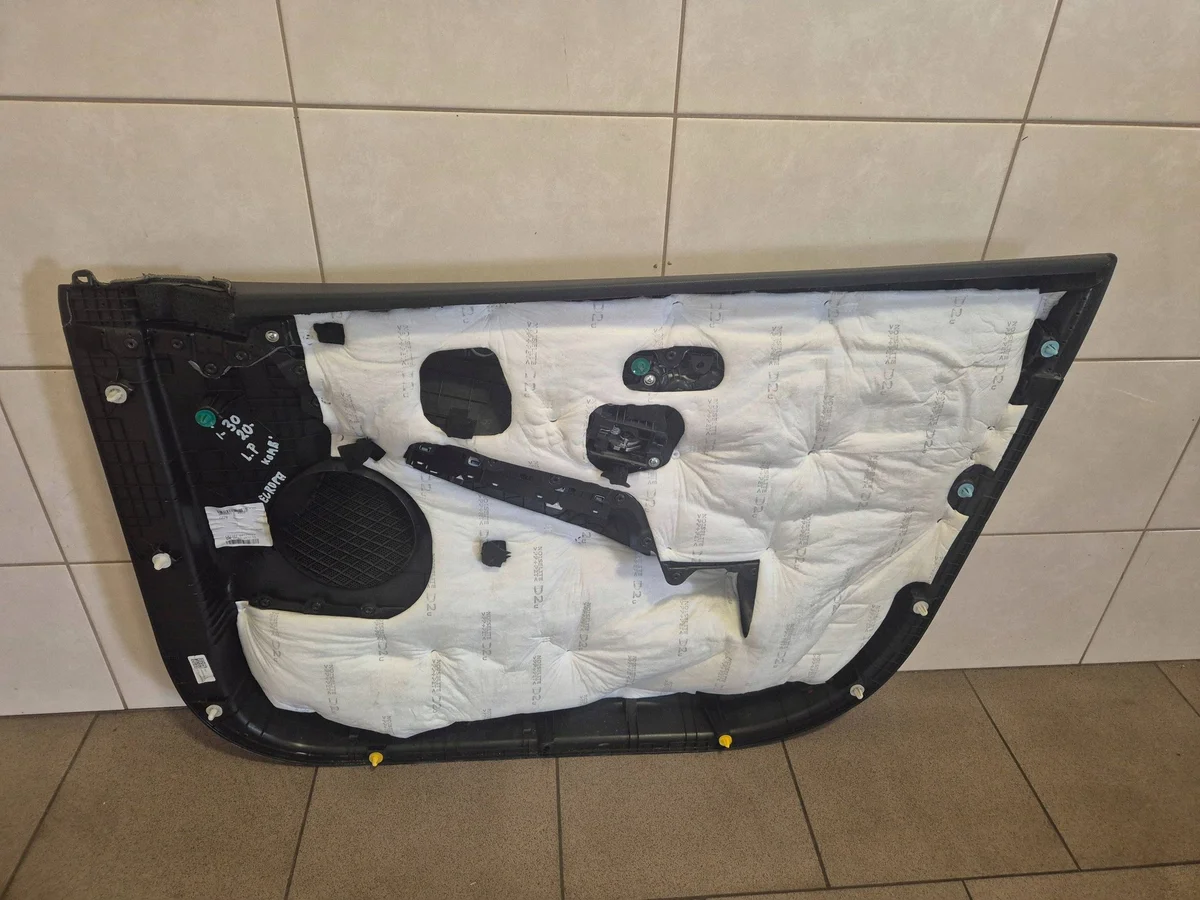 Hyundai i30 2023 dörrpanel fram 82310G4000 image 3