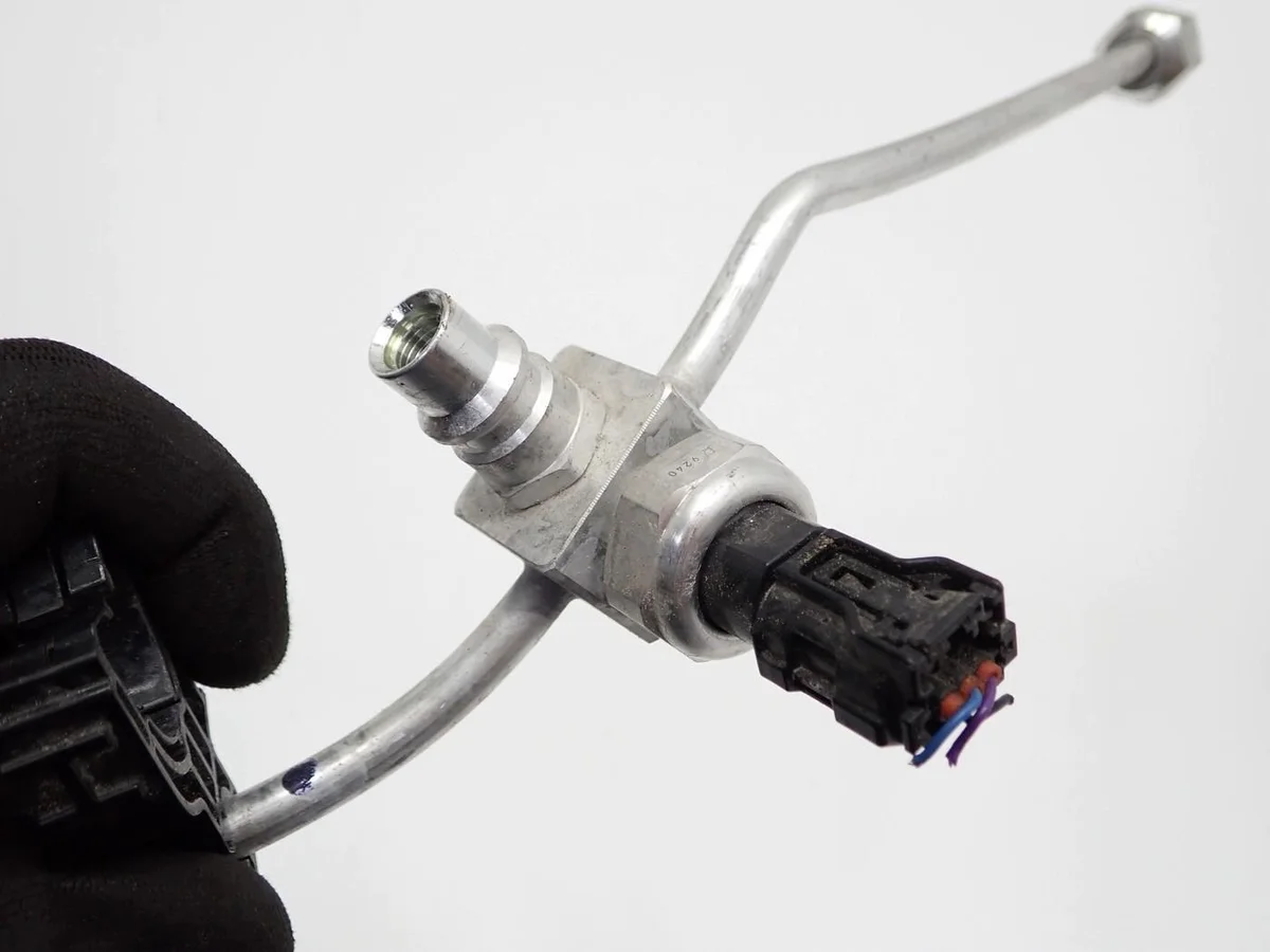 Klimaanlagenleitung Toyota Yaris IV 1.5 Hybrid image 6