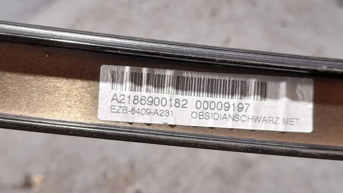 Mercedes CLS C218 X218 2014 Listwa Dachowa Esquerda image 4