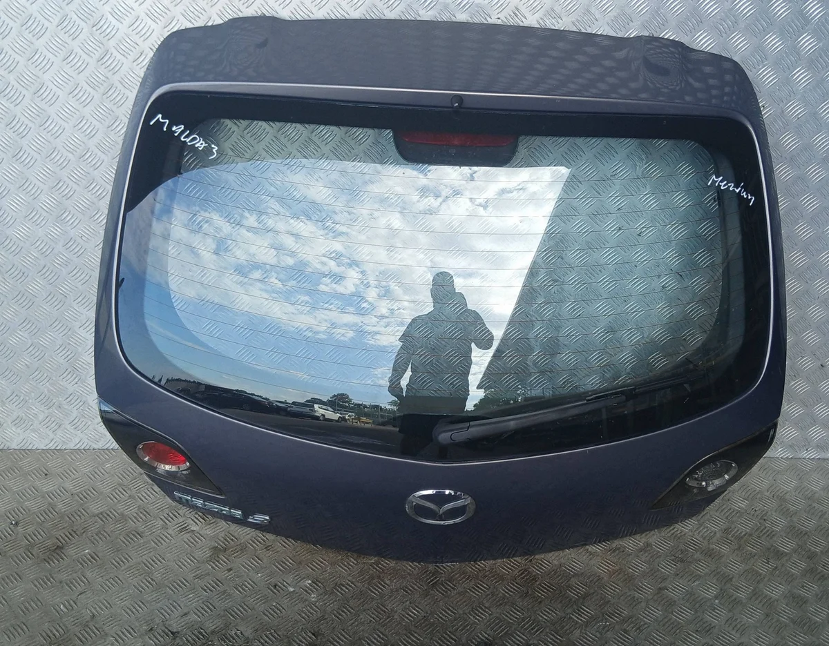 Mazda 3 Tapa Maletero Trasera Color 32S