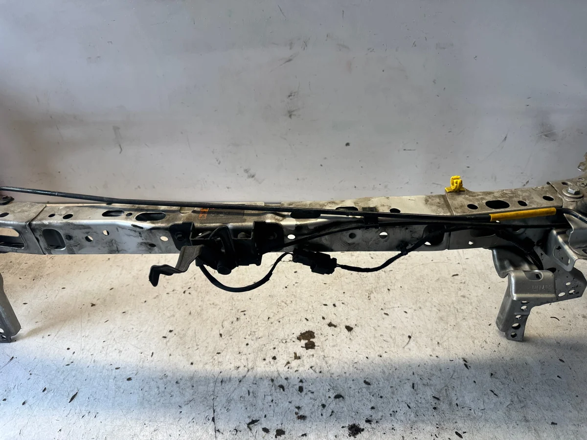 Opel Astra K Verstärkung vorne Silber image 4