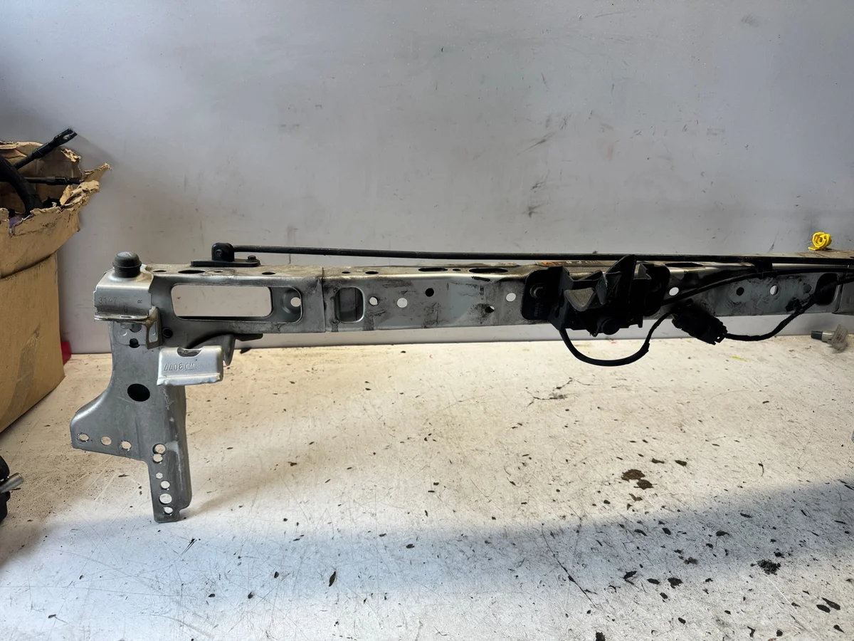 Opel Astra K Verstärkung vorne Silber image 5