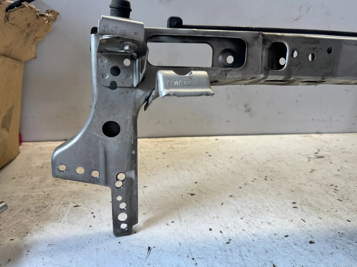 Opel Astra K Verstärkung vorne Silber image 6