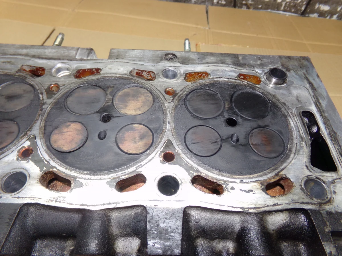 Tapa de culata Ford Focus C-Max 2.0 TDCI image 7