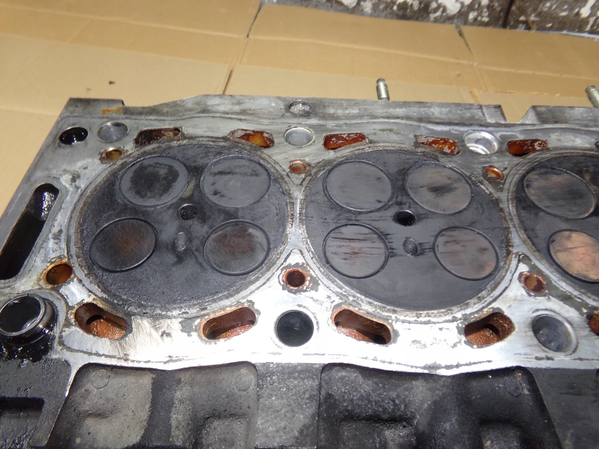 Tapa de culata Ford Focus C-Max 2.0 TDCI image 8