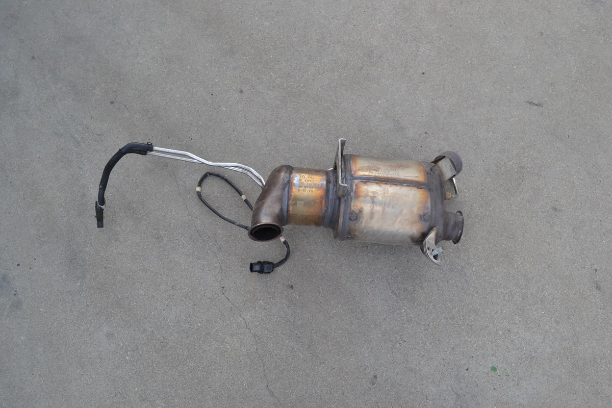 Used DPF Filter Catalyst VW T5 2.0 TDI 7E0131703F image 3