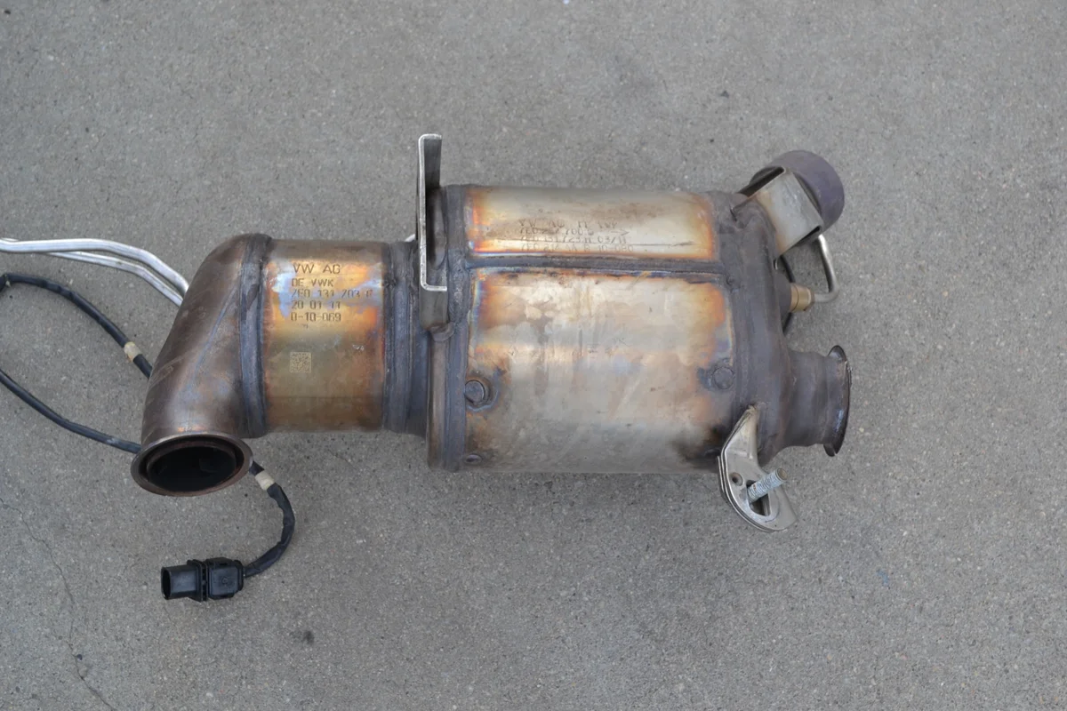 Used DPF Filter Catalyst VW T5 2.0 TDI 7E0131703F image 4