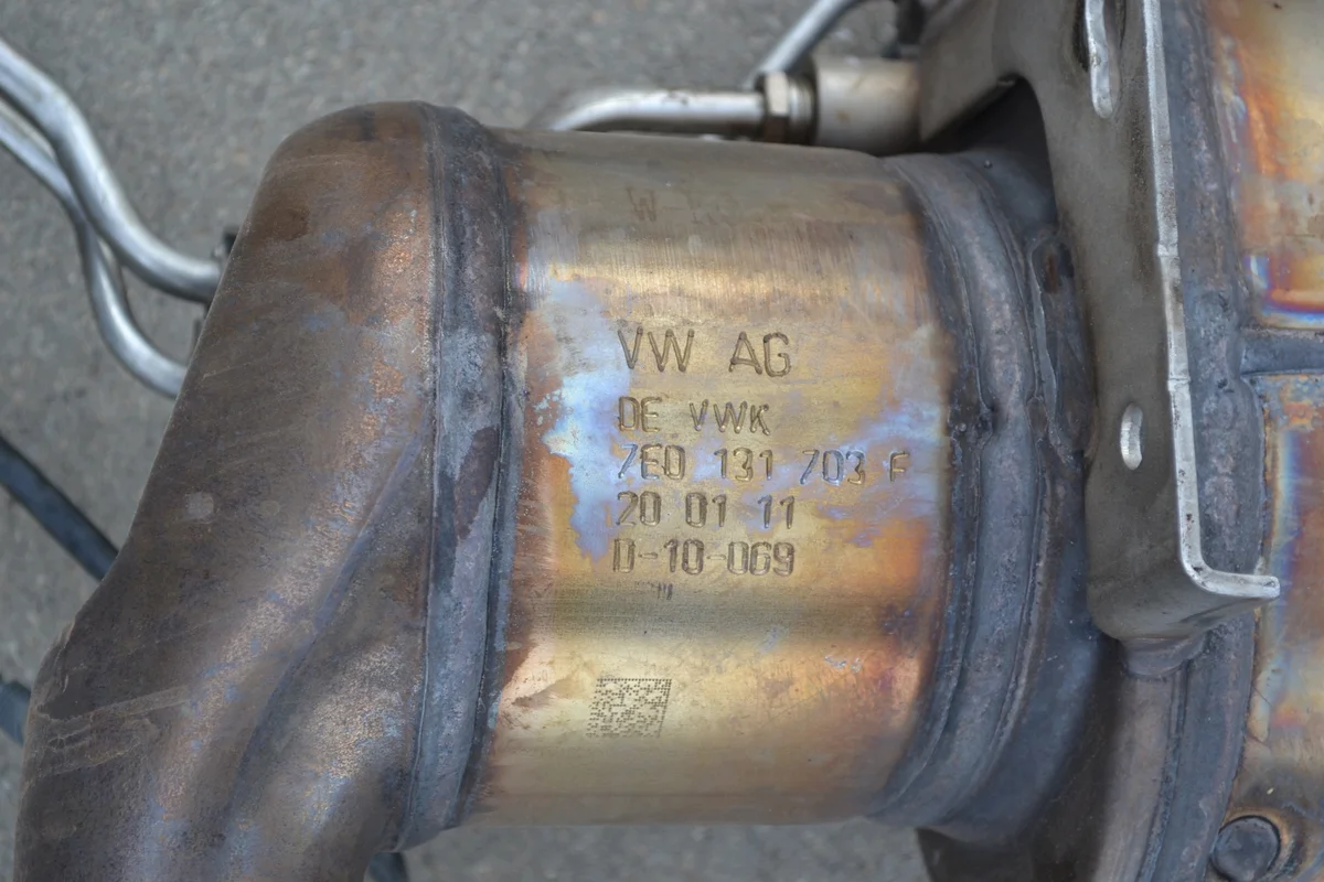 Used DPF Filter Catalyst VW T5 2.0 TDI 7E0131703F image 5