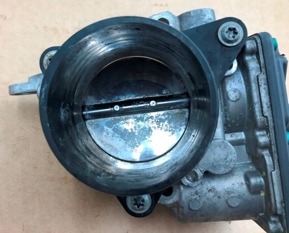Válvula Borboleta Motor BMW 13548053336 Usada image 3