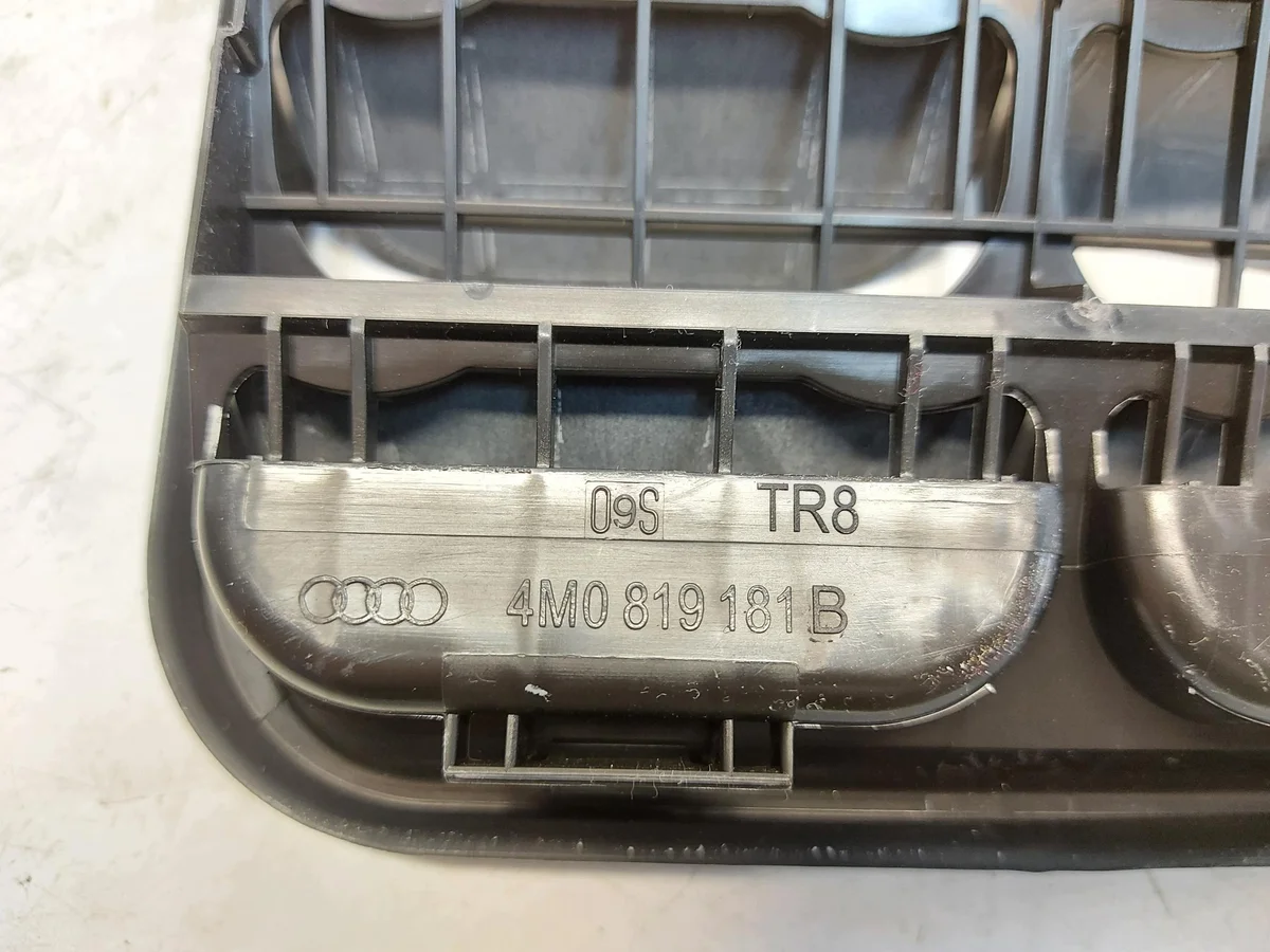 Audi Q8 E-TRON SportBack Lüftungsgitter Kotflügel image 3