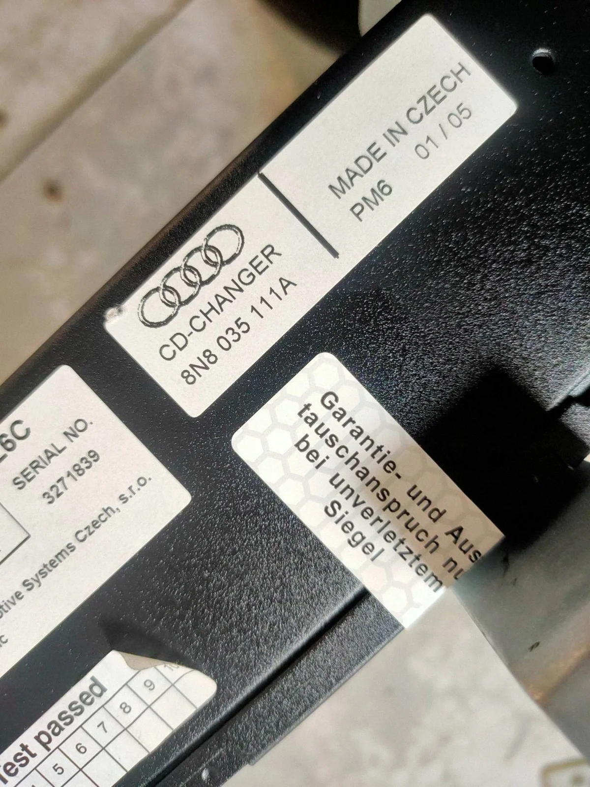Audi CD Changer 8N8035111A Used image 3