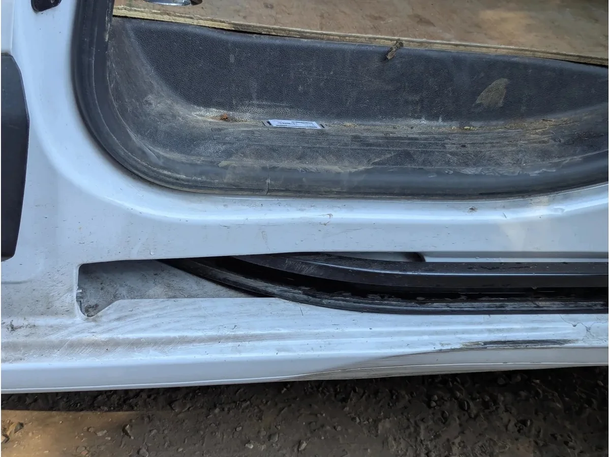 Vauxhall Combo Rail Bas Porte Latérale Gauche image 4