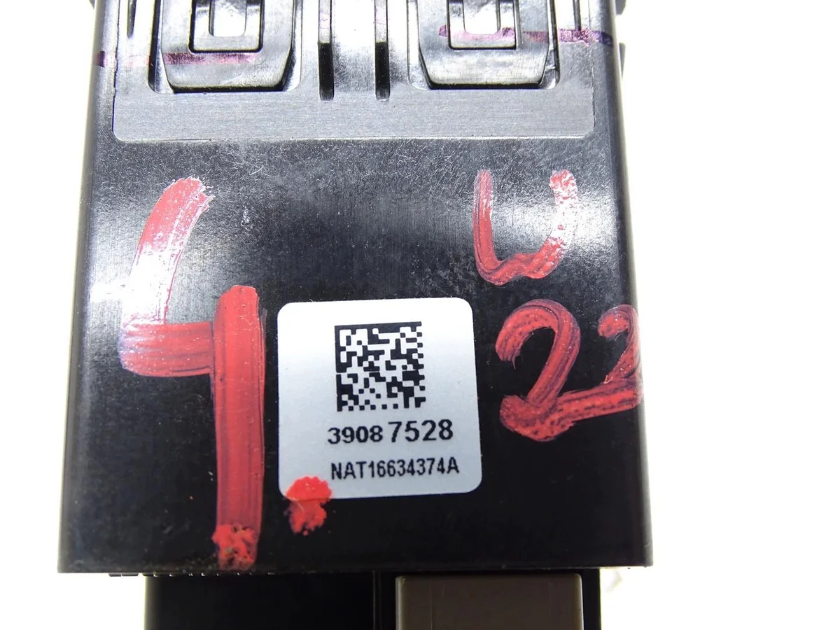 USB Buchse 39087528 Opel Astra V K image 4