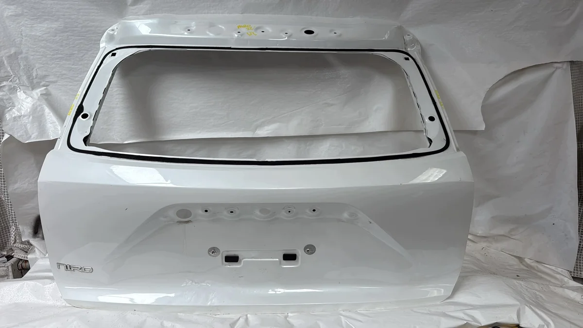 Kia Niro 2022- Rear Tailgate Trunk Lid Used
