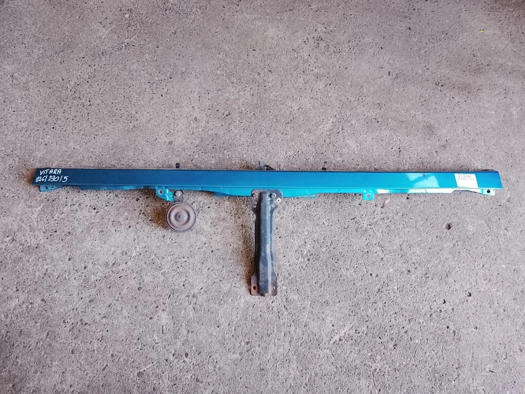 Voorste versterking Suzuki Vitara I
