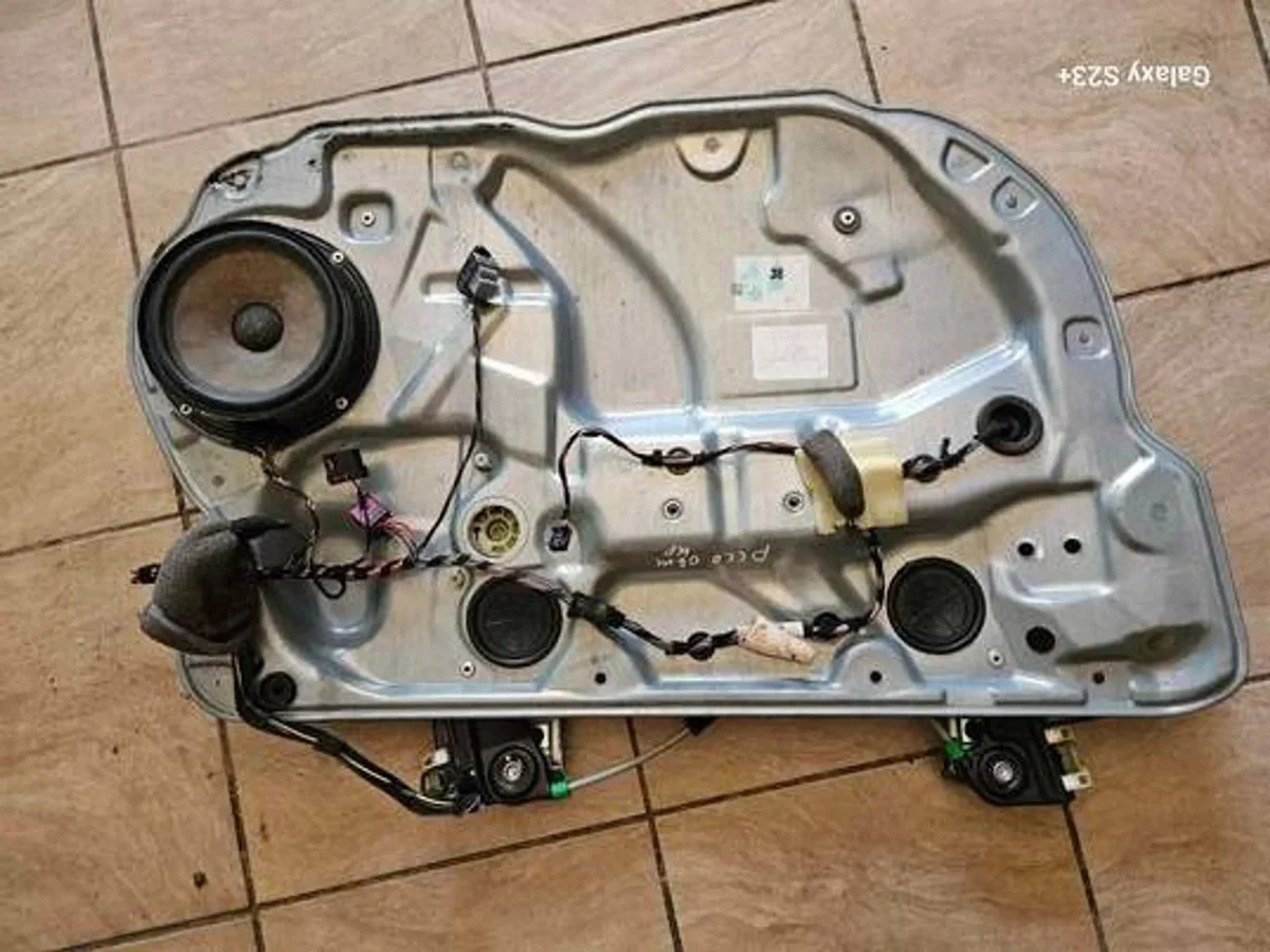 Levantador Vidro Manual Coupé Esq VW Polo IV 9N3