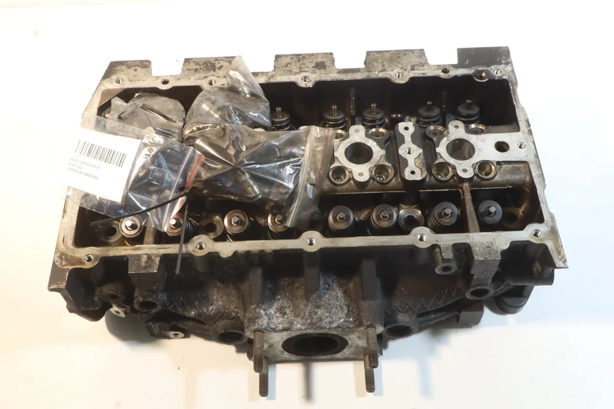 Cylinderhuvud Cupra Leon E-Hybrid 150 04E103404A image 5