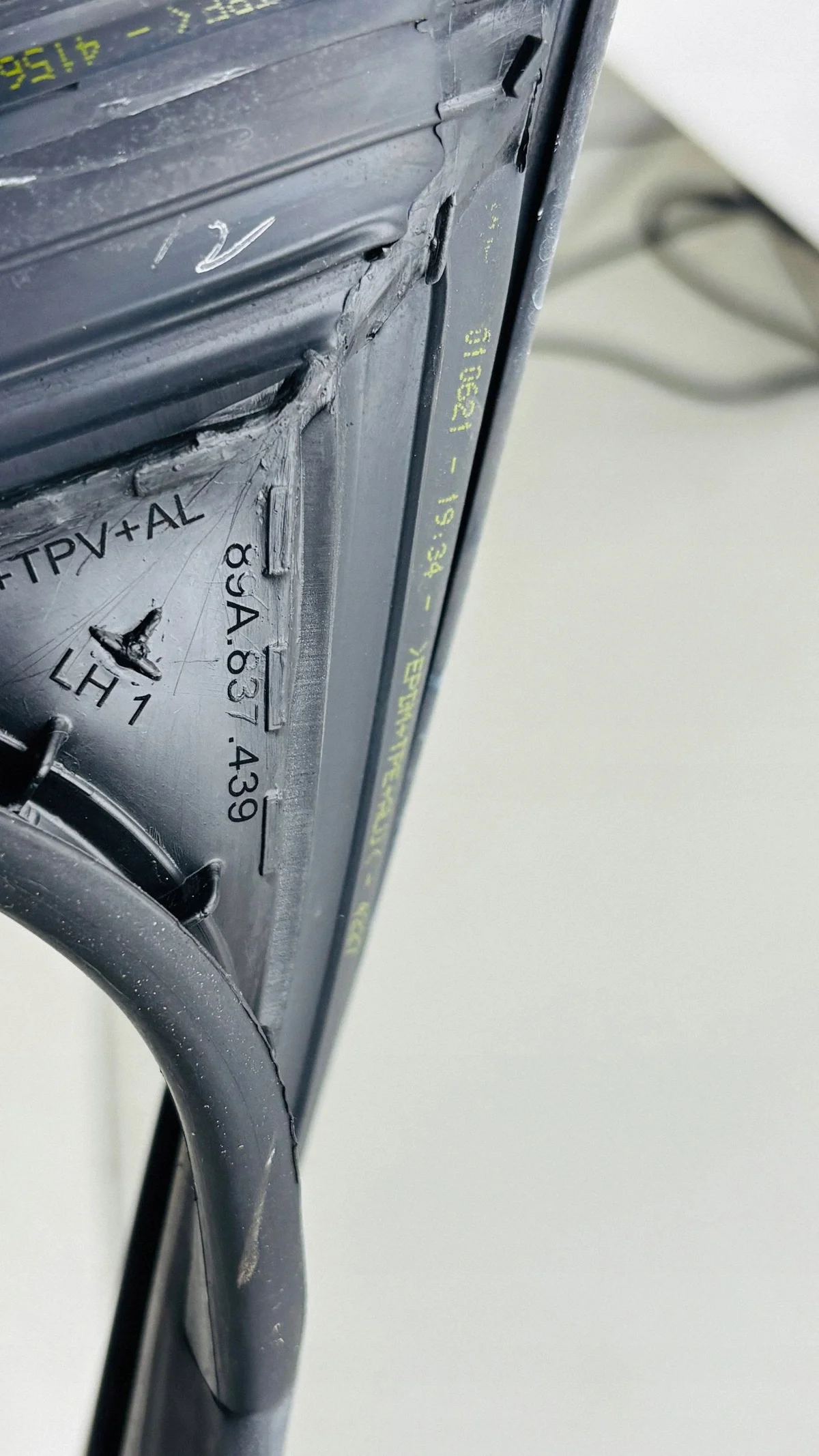 Audi Q4 e-tron Dichtung Tür vorne 89A837439 image 3