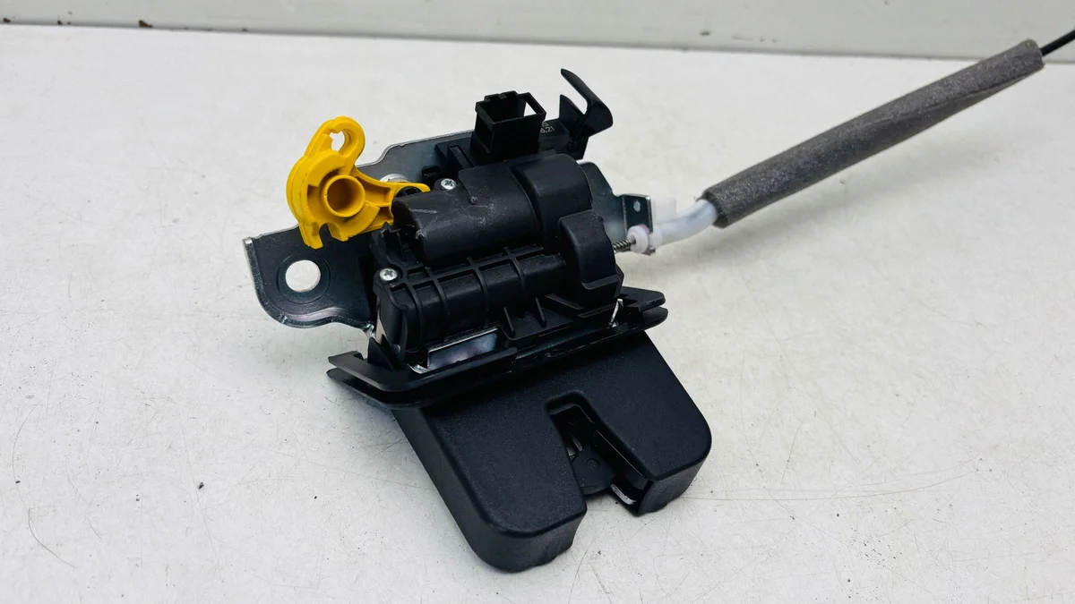 Audi Q4 e-tron 2021 Fechadura Porta-malas 11A827506