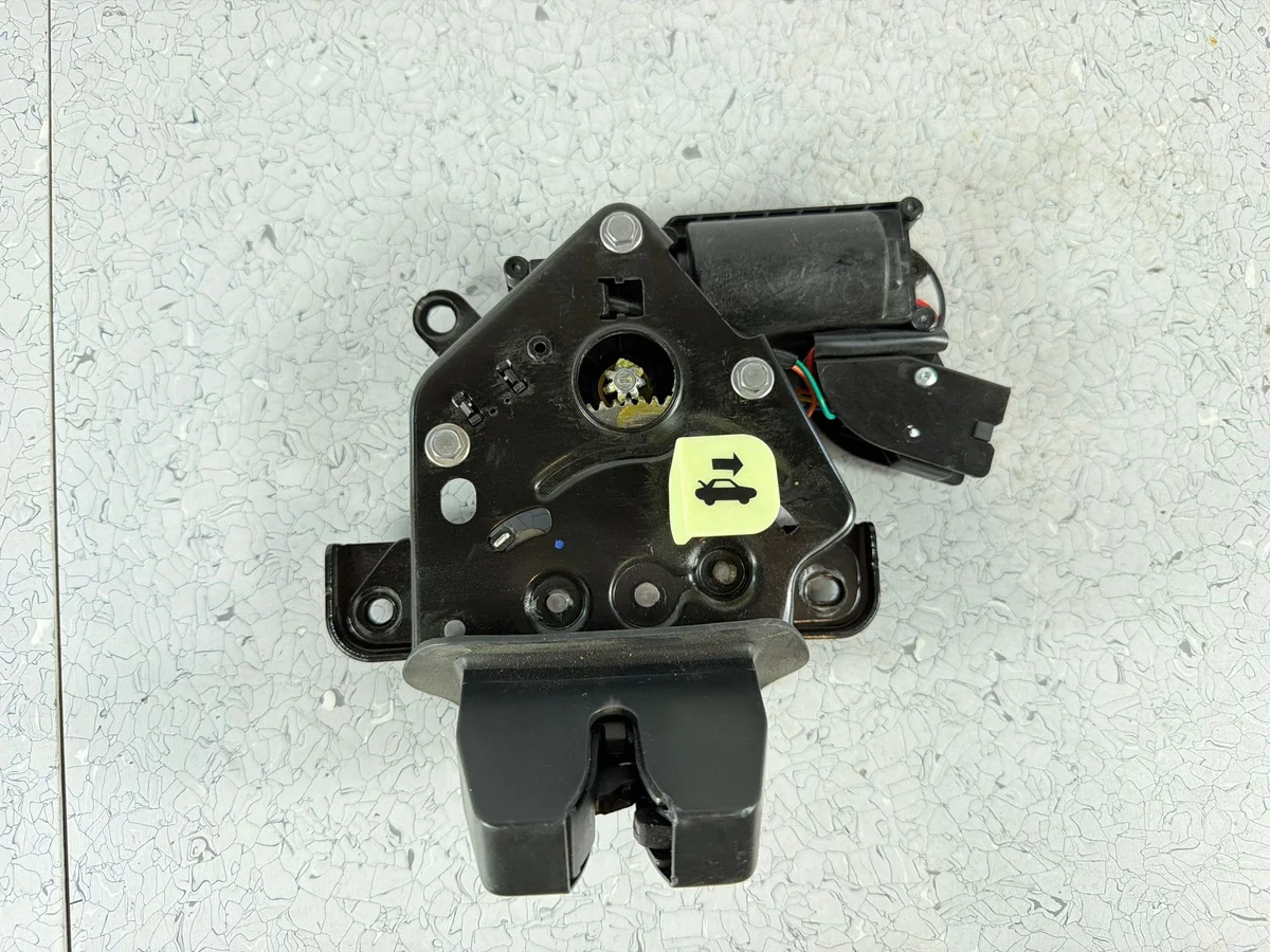 Trunk Latch Tesla Model 3 Highland Used