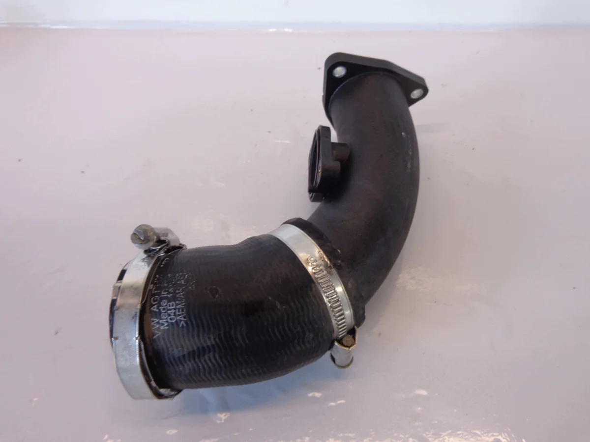 SEAT IBIZA 4 1.4 TDI Ladeluftrohr 04B145762B image 3