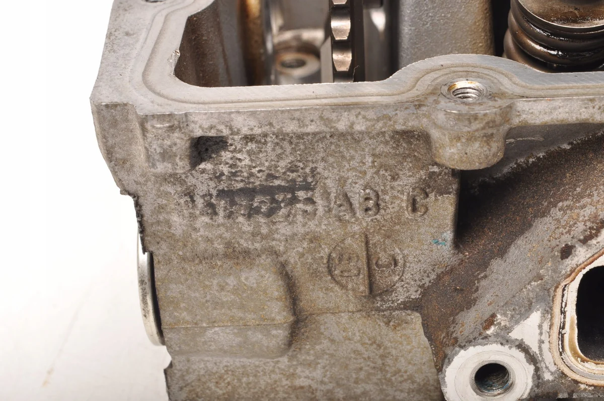 Mini OE 04777751AB Testata Usata image 7