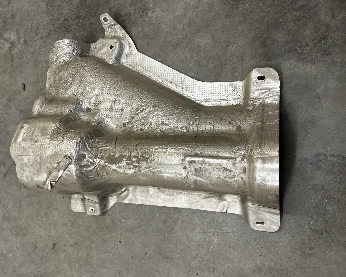 Scudo termico scarico Volvo S90 V90 II OEM 31694984