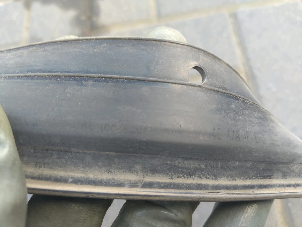 Dodge RAM IV 09- Dichtungslippe Haube image 10