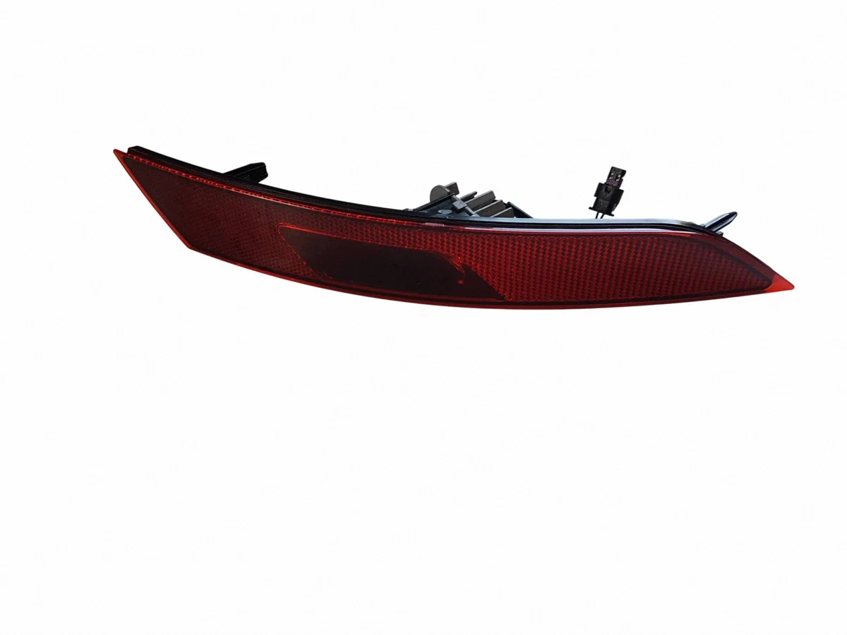 2024 Polestar 2 Bakre reflektor 31698097