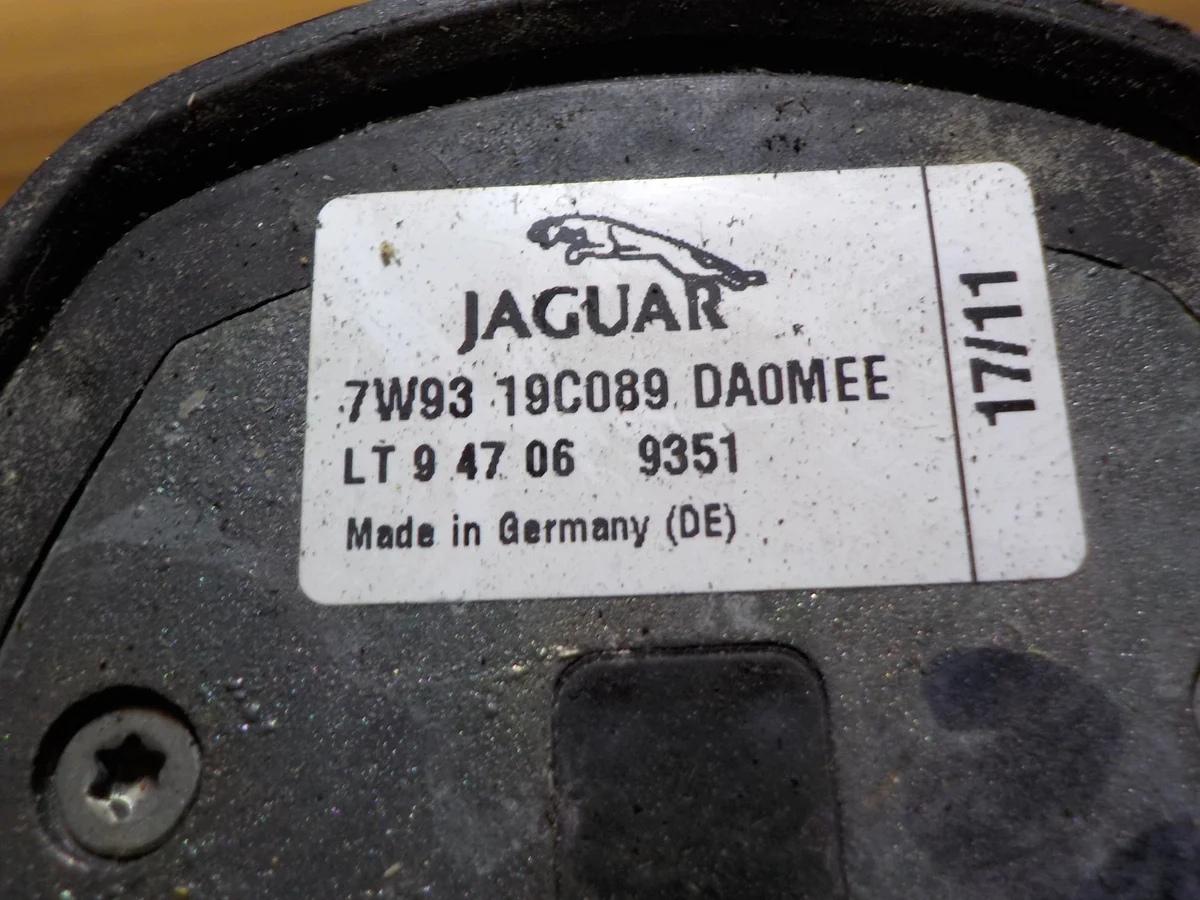 Jaguar XF Antenne 7W9319C089 Gebraucht image 3