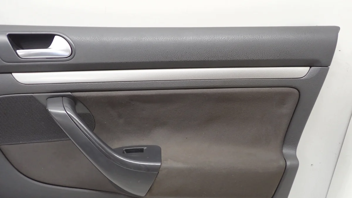 VW Golf V Türverkleidung rechts vorne image 3