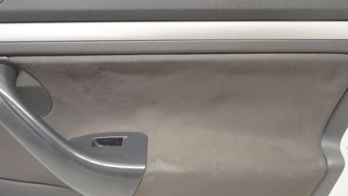 VW Golf V Türverkleidung rechts vorne image 4